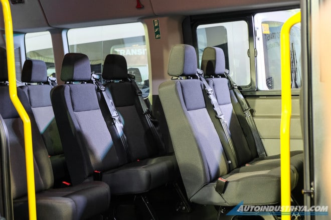 hang ghe thu 2 Ford Transit 2022 ra mat philiphine danhgiaxehoi vn 660x439 1 - Giá xe Ford Transit 2022: giá lăn bánh & mua xe trả góp