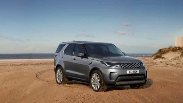 danh gia xe land rover discovery 2022 muaxegiatot vn 3 640x360 1 - Giá xe Land Rover Discovery 2022: giá lăn bánh & mua xe trả góp